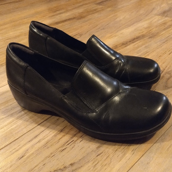 reduced price clarks shoes